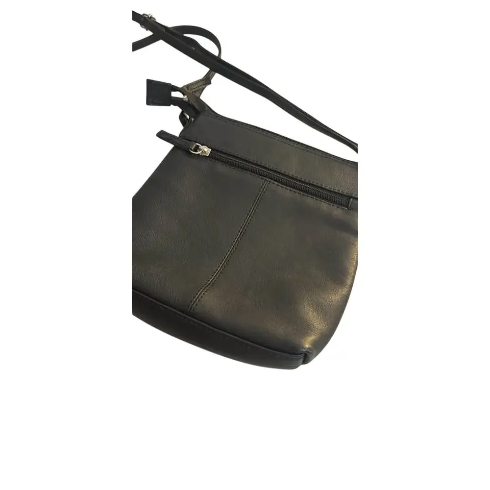 Bueno Black 100% Leather Purse